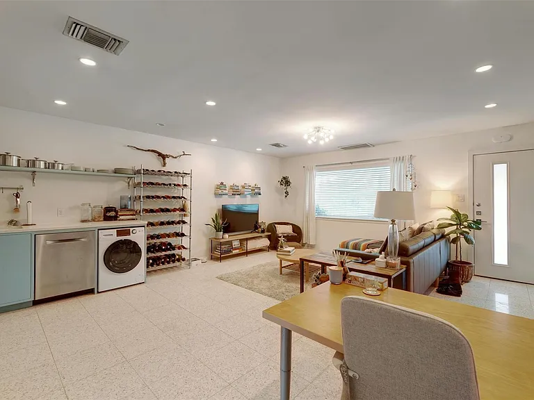 1208 Enfield Rd #202 — Photo 12