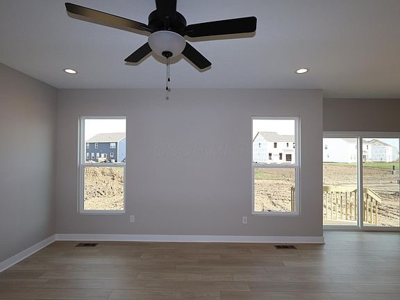 2nd image of 1609 Kenneth Dr