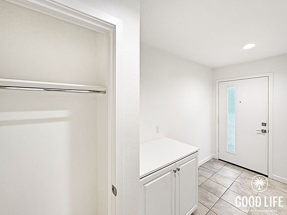 3rd image of 10890 Portsmouth St
