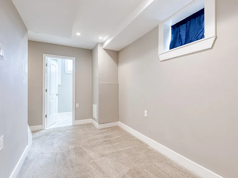 734 S Robinson St — Photo 28