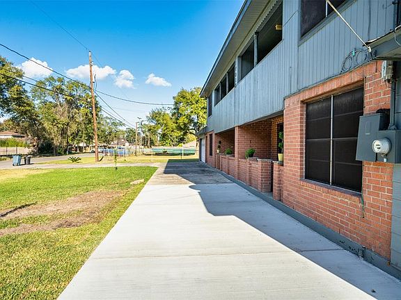 4th image of 17018-17018A Water Oak Dr