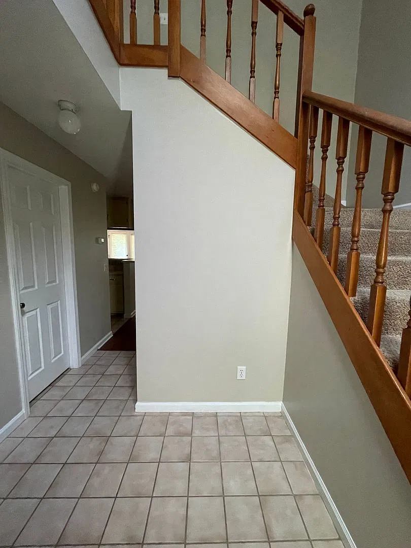 Briarwood West/New Kitchen Countertops! Deck To Be Stained/ — Photo 2