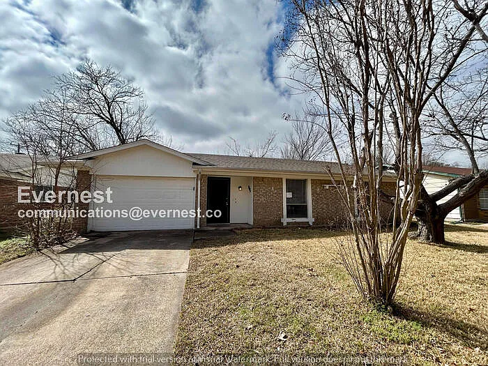 Building Photo - 415 Southlake Dr