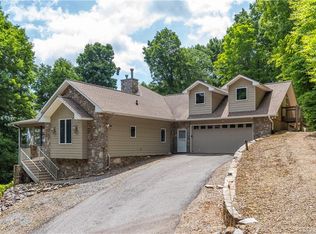 911 Chestnut Flats Ln, Waynesville, NC 28786