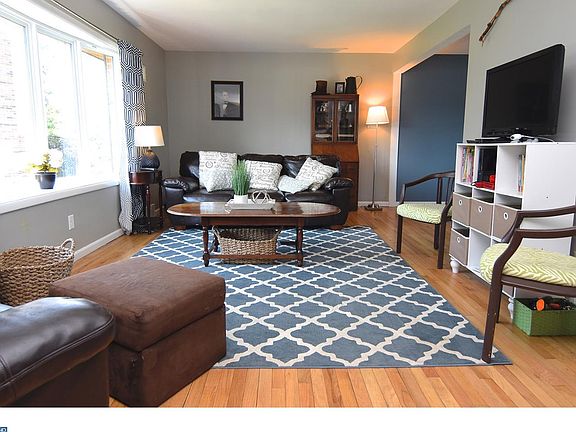 3rd image of 1513 Durwood Ct