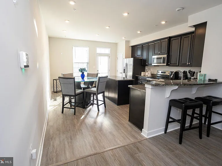 9926 New Pointe Dr — Photo 11
