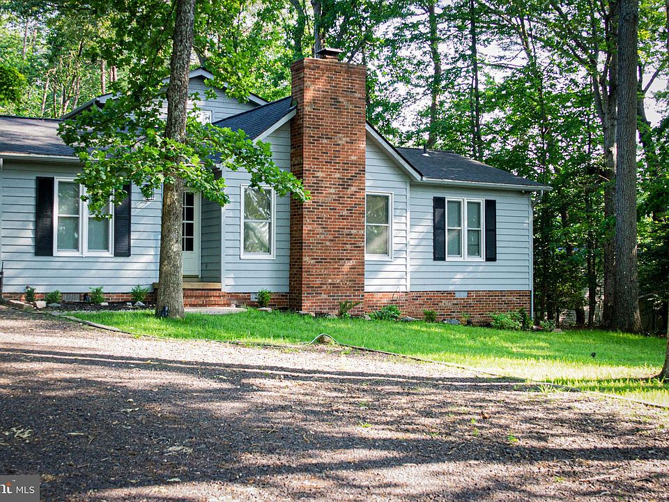 1st image of 207 Madison Cir
