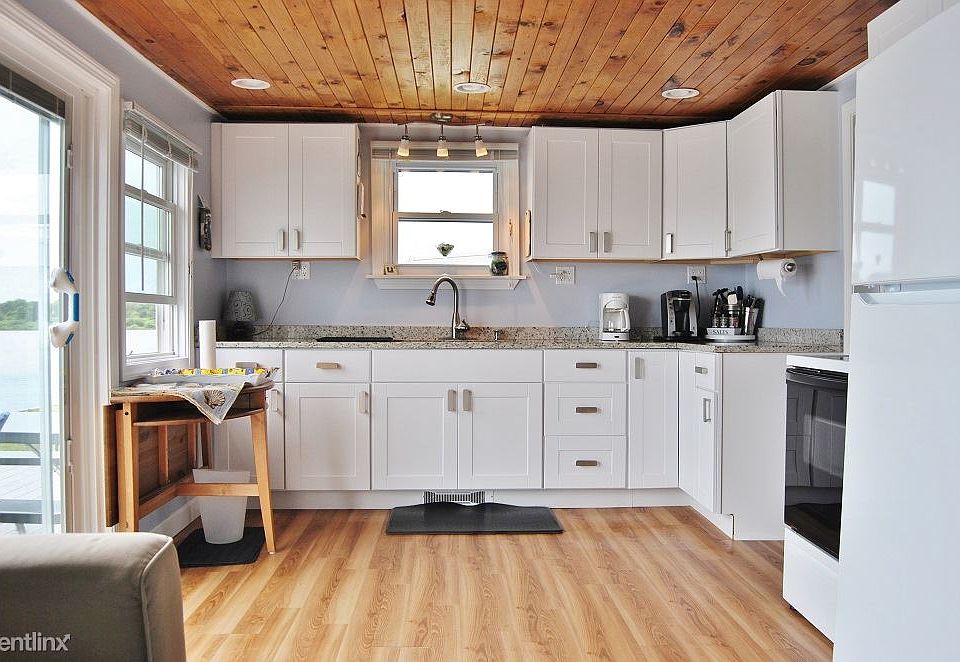5. 691 U KITCHEN