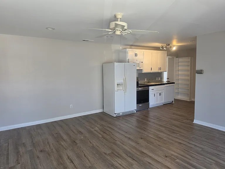 34102 El Encanto Ave #B — Photo 4