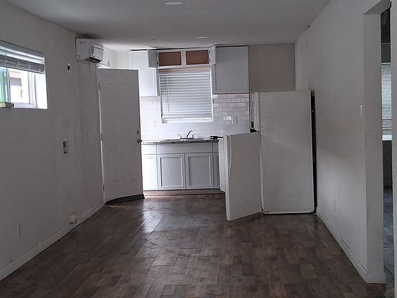 4th image of 3809 Wipprecht St