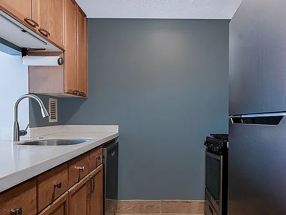 4th image of 4-74 48th Ave APT 4M