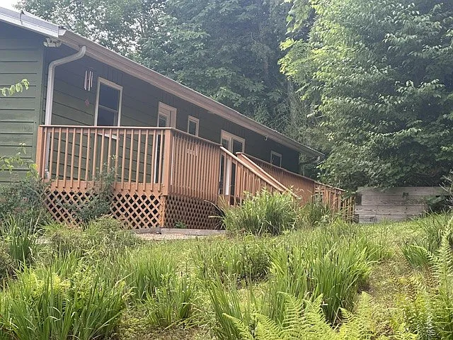 205 Canterbury Ln — Photo 24