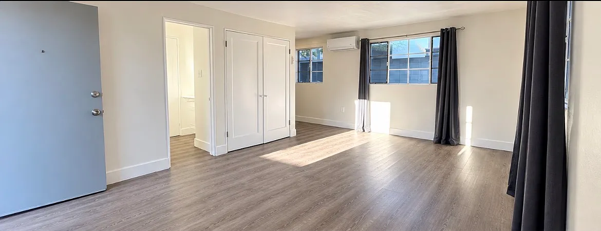 Studio, 370 sqft, $695 — Photo 3