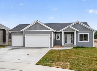 6120 Cody Ln NW, Rochester, MN 55901