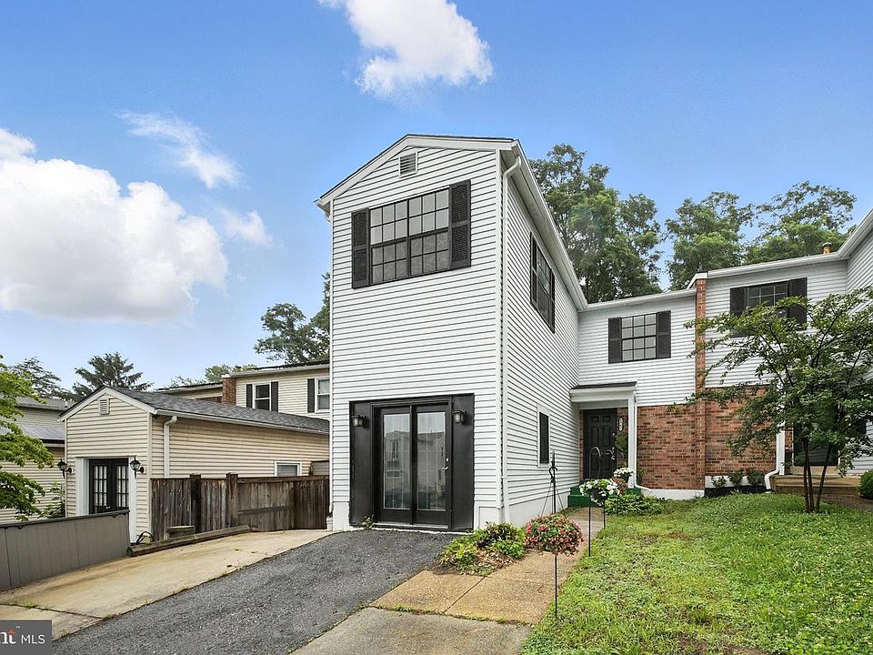 1st image of 4362 Varnum Pl NE