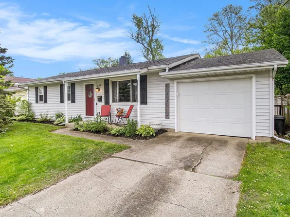 130 Manchester Dr, Mishawaka, IN 46544