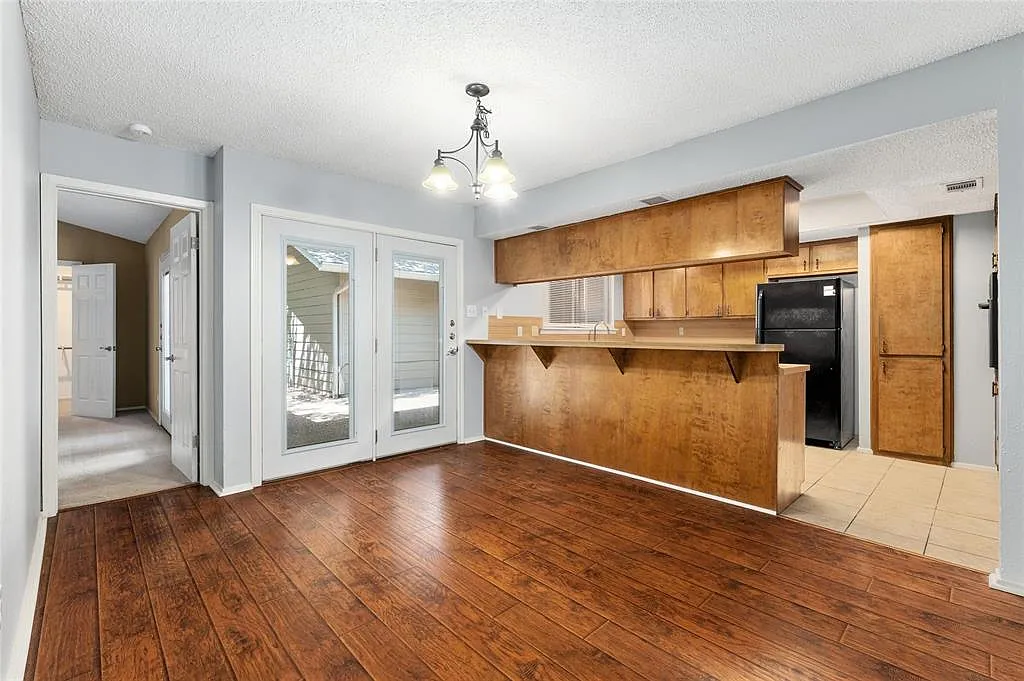 3 bed, 1573 sqft, $2,350 — Photo 3