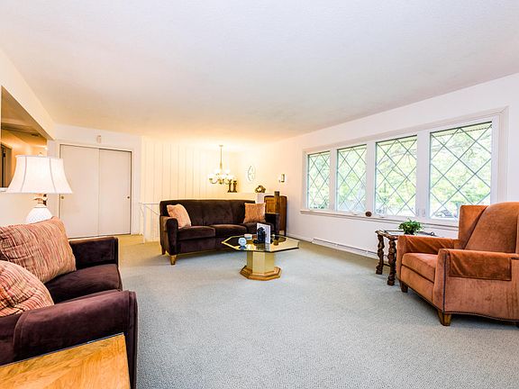 5th image of 1745 Trafalgar Dr