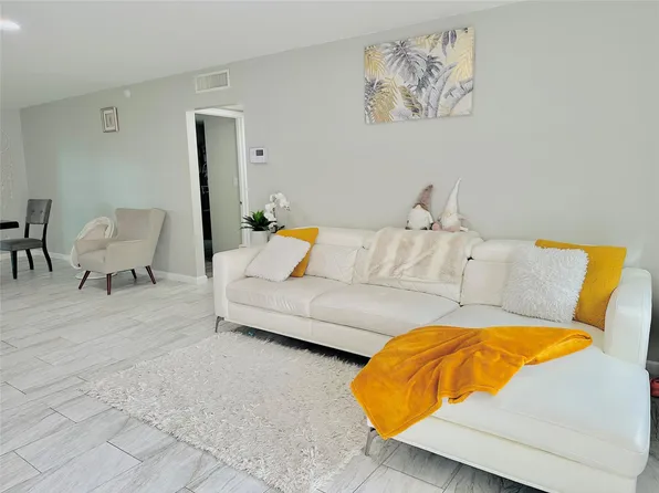 6936 NW 31st Avenue #D13, Fort Lauderdale, FL 33309