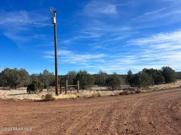 3953 N Mark Pl, Ash Fork, AZ 86320