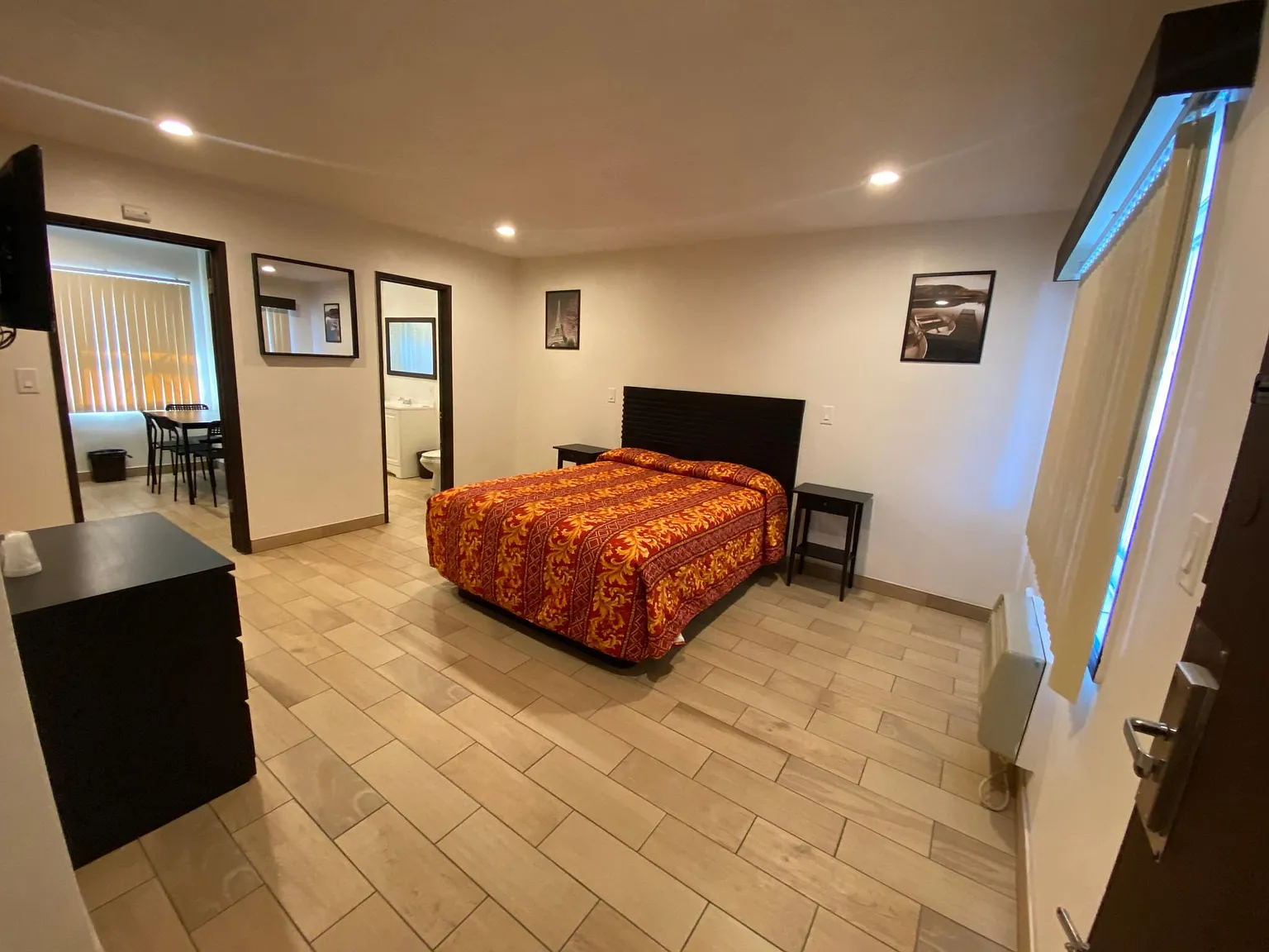 1 bed, 300 sqft, $2,200 — Photo 2