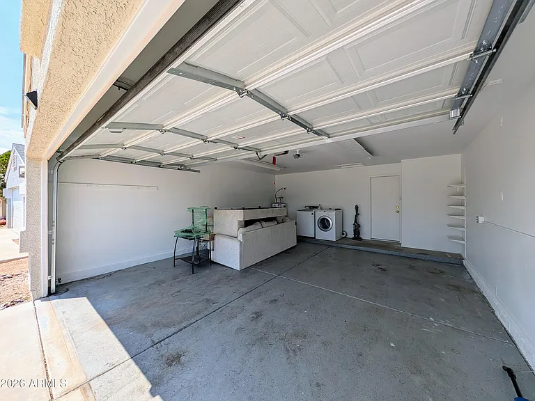 2824 W Angela Dr — Photo 53