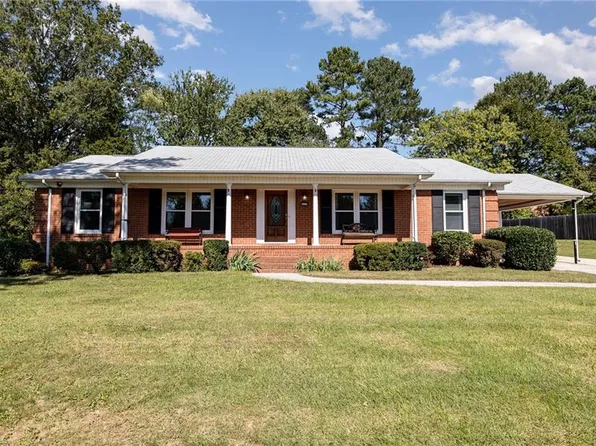 4112 Stirrup Dr, Greensboro, NC 27407