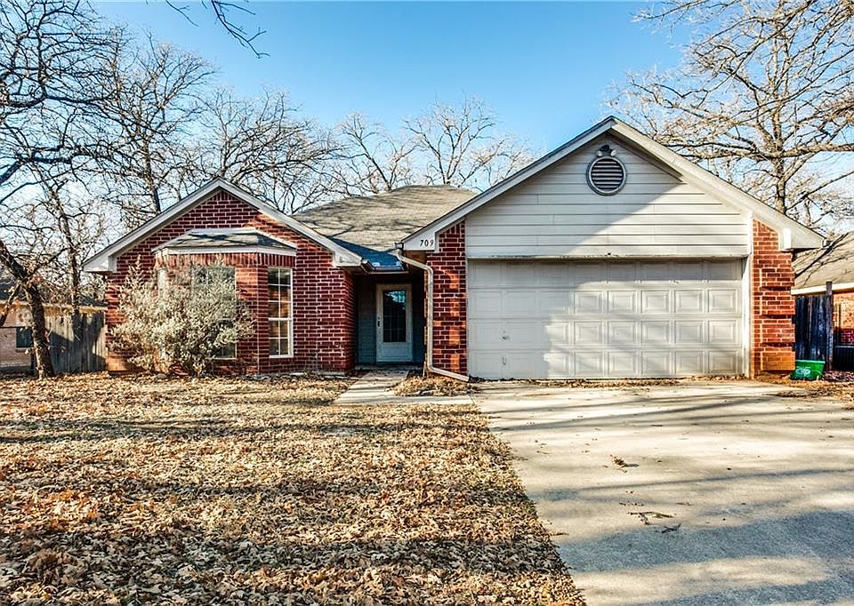 1st image of 709 Oak Park Dr