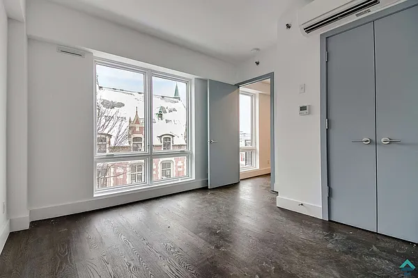 Rented by EXR | media 2