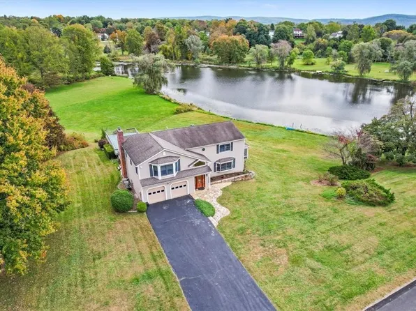 16 Probst Terrace, Hopewell Junction, NY 12533