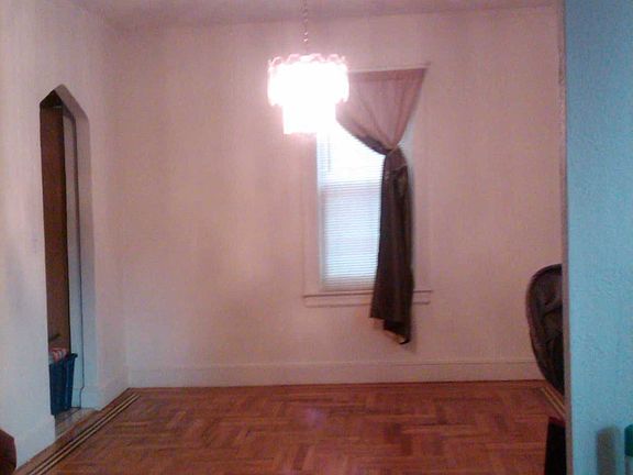 5th image of 2534 Laconia Ave