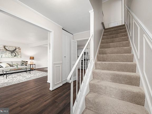 3rd image of 8811 Cather Ave