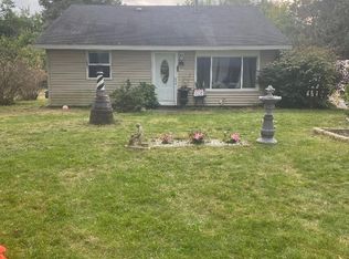 4915 Pine Knob Ln, Clarkston, MI 48346