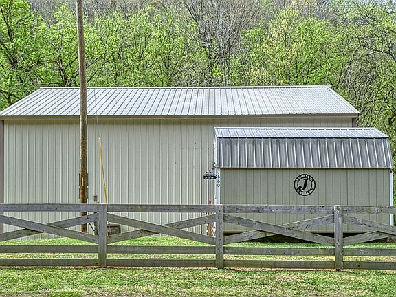 2nd image of 1660 Wolf Creek Rd