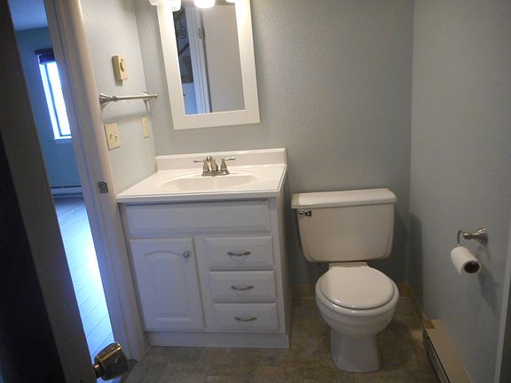 1/2 bath mainfloor