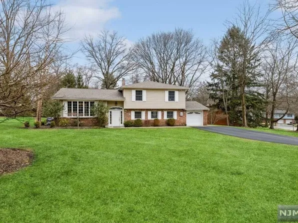 279 Cambridge Rd, Hillsdale, NJ 07642
