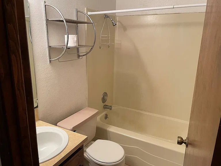 3605 NW Tyler Pl — Photo 7