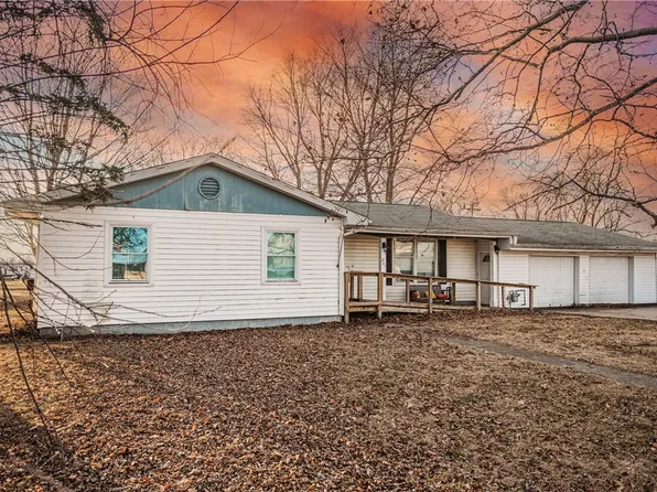 301 Adams St, Humboldt, IL 61931