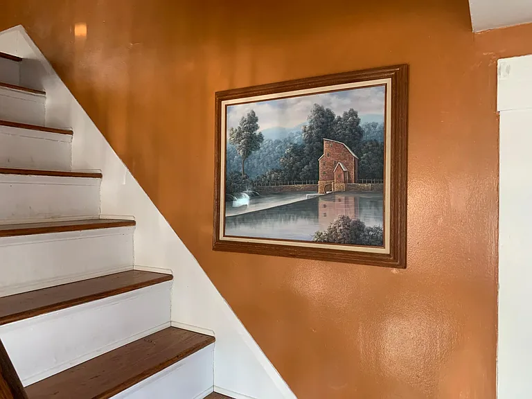 8 Floral Ave — Photo 6