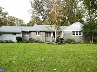 820 S Woodbury Rd, Pitman, NJ 08071