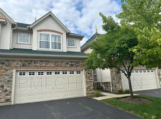376 Bay Tree Cir, Vernon Hills, IL 60061