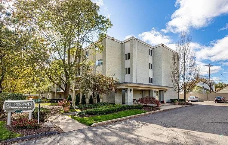 1st image of 770 Deer St APT 201