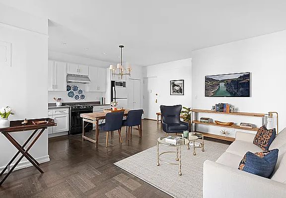 2nd image of 408 Saint Johns Pl APT 4F