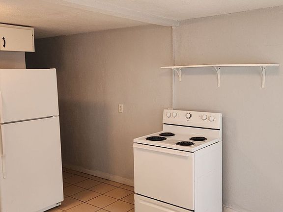 5th image of 228 N Vernon Ave APT A