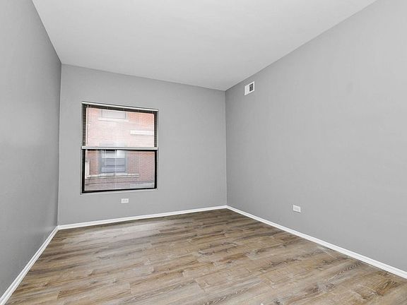 5th image of 4240 S Michigan Ave #3W