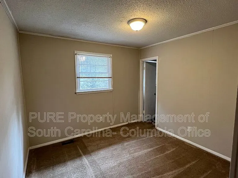 996 Chester St — Photo 16