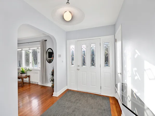 125 Bertha Place image 3 of 24