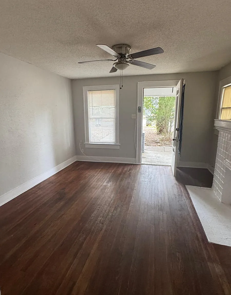2 bed, 846 sqft, $1,700 — Photo 3