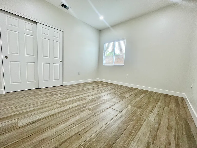 4747A Hazelbrook Ave — Photo 5