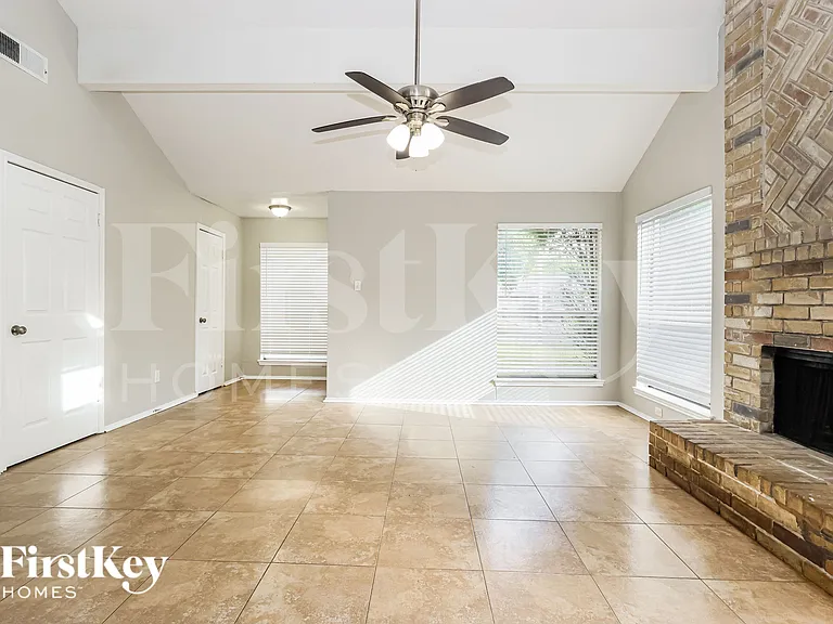 2322 Piddler Dr — Photo 5